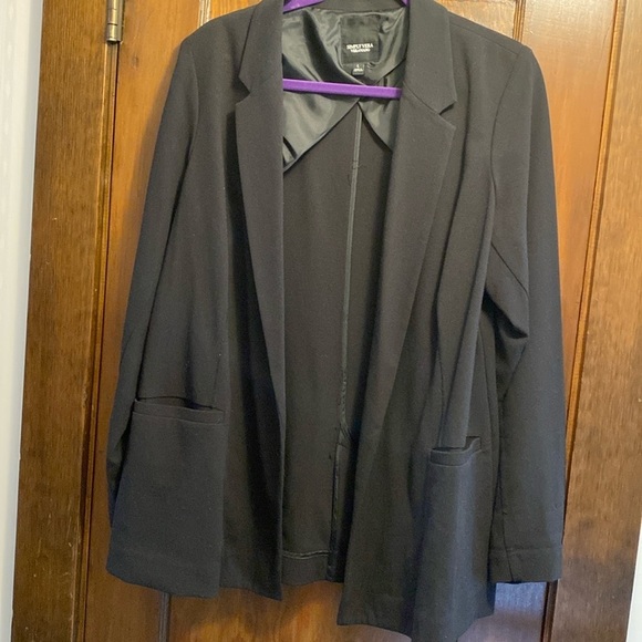 Simply Vera Vera Wang Jackets & Blazers - Simply Vera Vera Wang Black Blazer